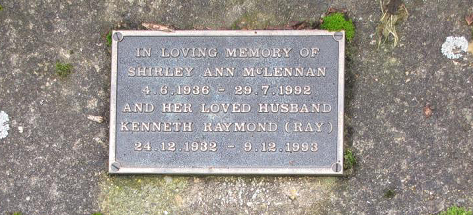 Photo of headstones/Kenneth Raymond McLennan d 1993 Invercargill